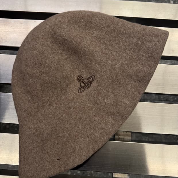 비비안웨스트우드 버킷햇 처분 