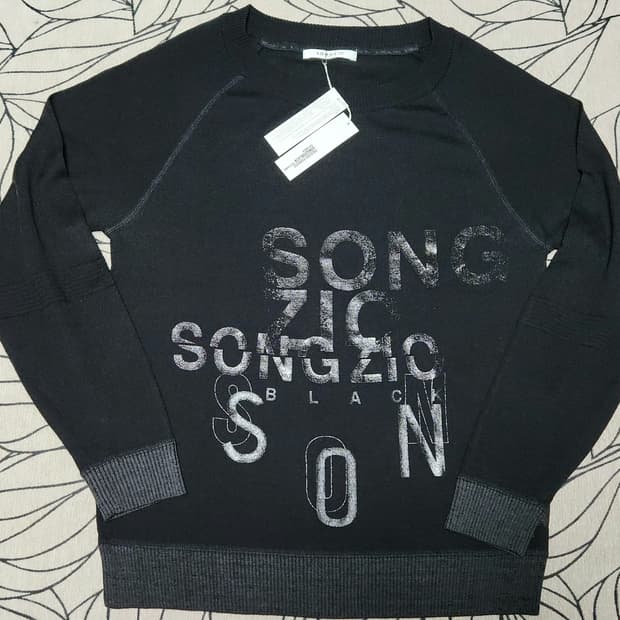 송지오 블랙 레터링 니트 스웨터 새상품 100