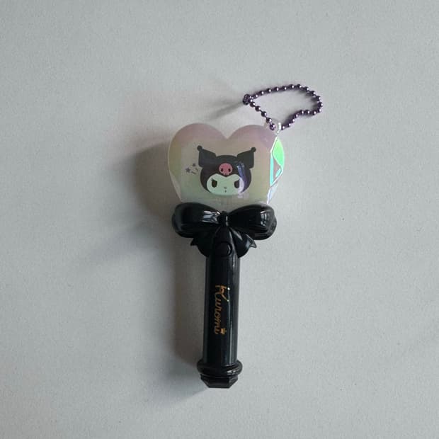 산리오 쿠로미 하트 LED 응원봉 키링