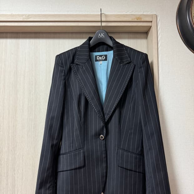 돌체앤가바나 여성 핀스트라이프 자켓