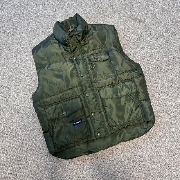 플레이보 카키 패딩조끼