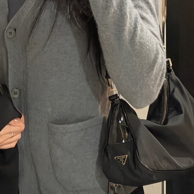 프라다 테수토 나일론 숄더백 블랙(급처로 마지막 할인)