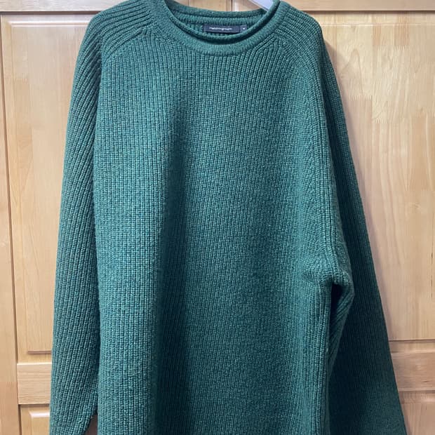 헤칭룸 트위스티드 라운드넥 니트