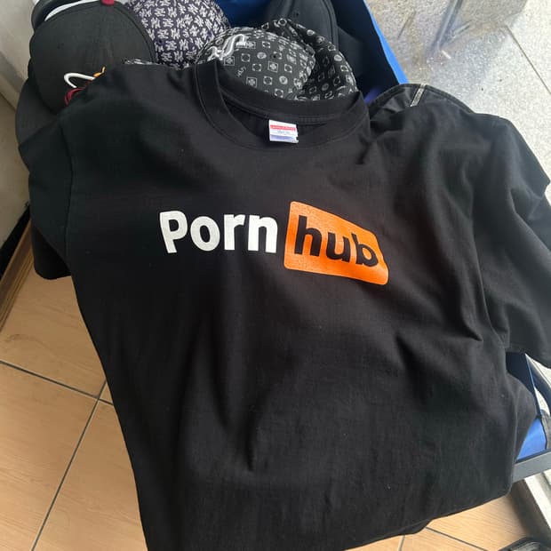 Porn hub 폰허브 티셔츠