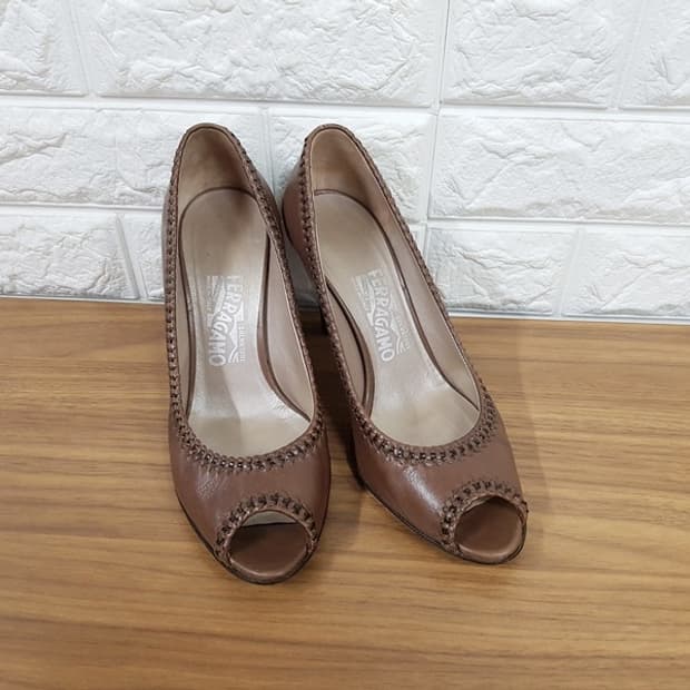 페라가모 토오픈 구두 245 (7반D)