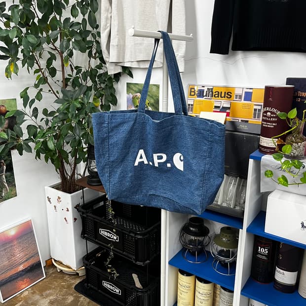 Apc x 칼하트 데님 숄더백