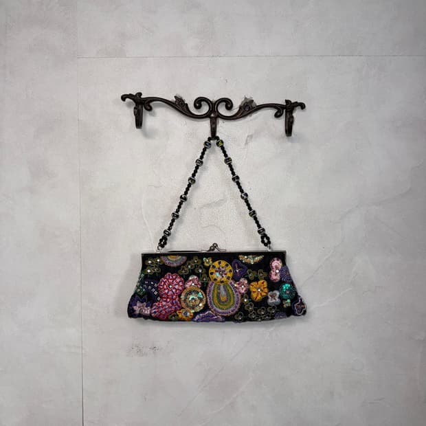 Black oriental beads satin mini 숄더백