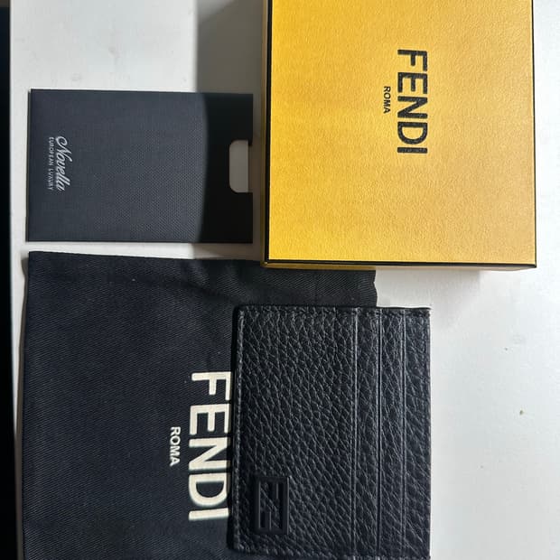 펜디 바게트 레더 카드지갑