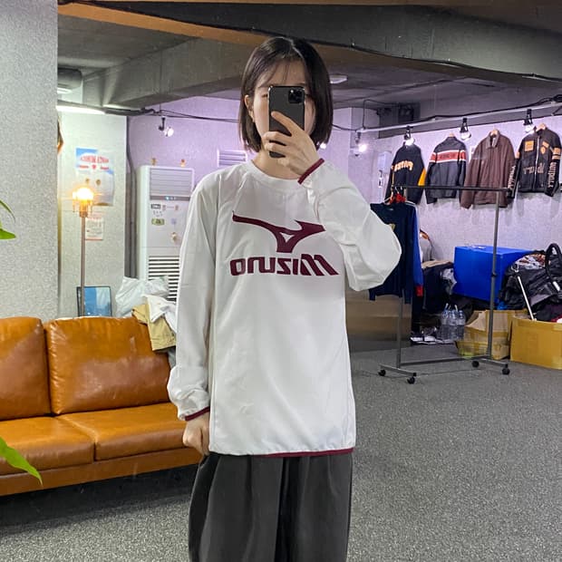 미즈노 버건디 빅로고 화이트 롱슬리브 B4966