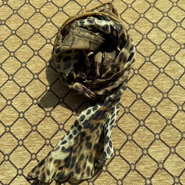 브라운 호피 스카프