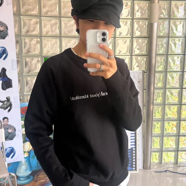 Post-classicalcrewneck sweatshirt