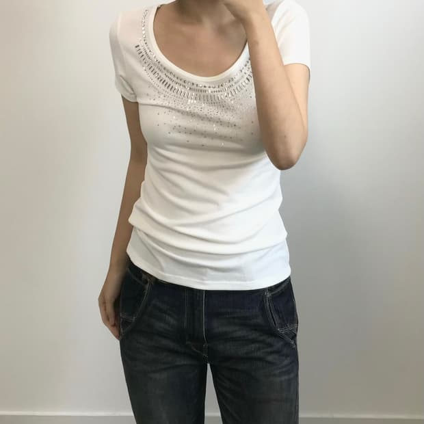 빈티지 큐빅 스터드 반팔 티셔츠