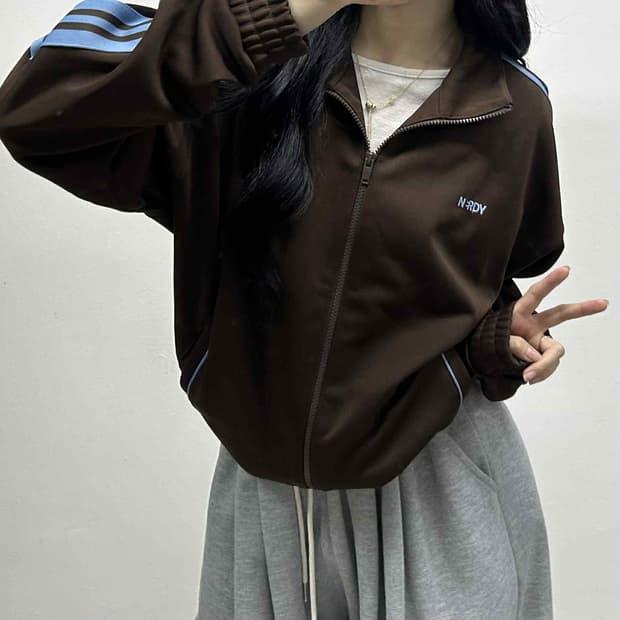 Nerdy 널디 초코브라운 신형 트랙탑 희귀져지(L)