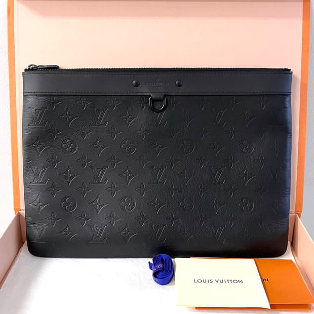 [S급/정품] 루이비통 디스커버리 쉐도우 포쉐트 블랙 GM 클러치 백