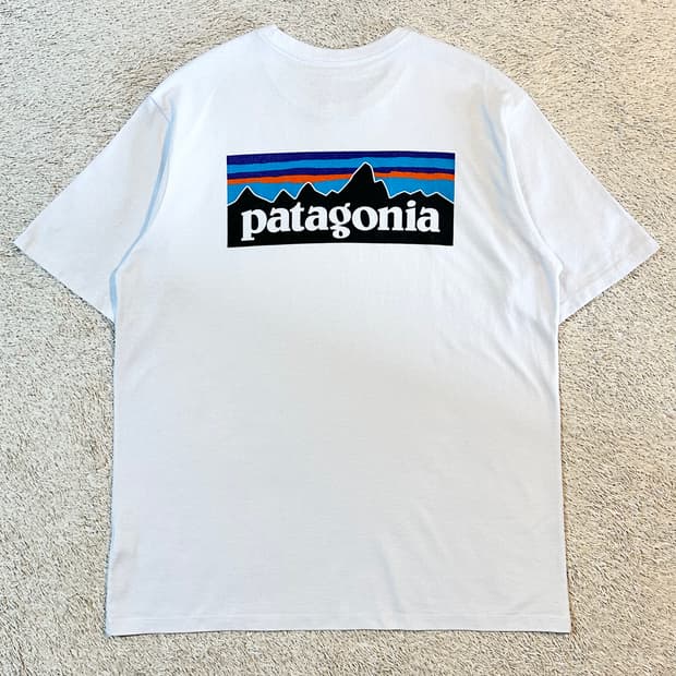파타고니아 PATAGONIA 백프린팅 반팔 티셔츠 화이트