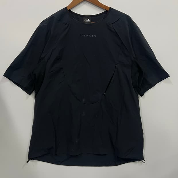 OAKLEY 블랙 티셔츠 