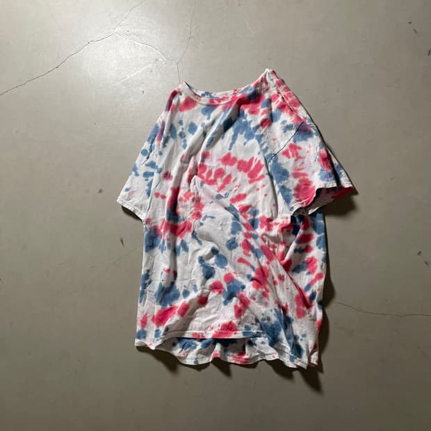 00‘s vintage Gildan Tie-Dye T-Shirt