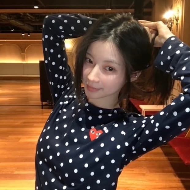 플레이 꼼데가르송 도트 롱슬리브 블랙