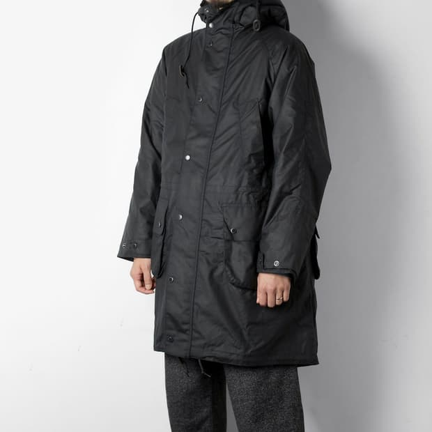 바버 x 엔지니어가먼츠 하이랜드파카 xl 판매합니다