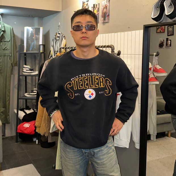 90’s Pittsburgh Steelers logo sweatshirt