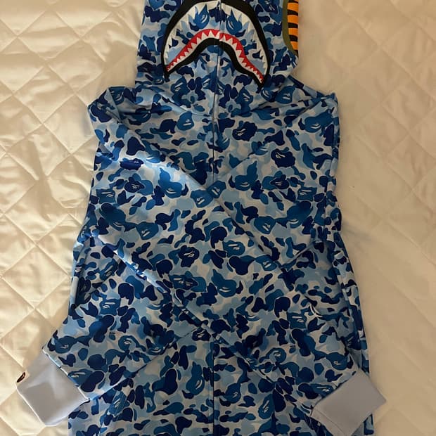 베이프 후드집업