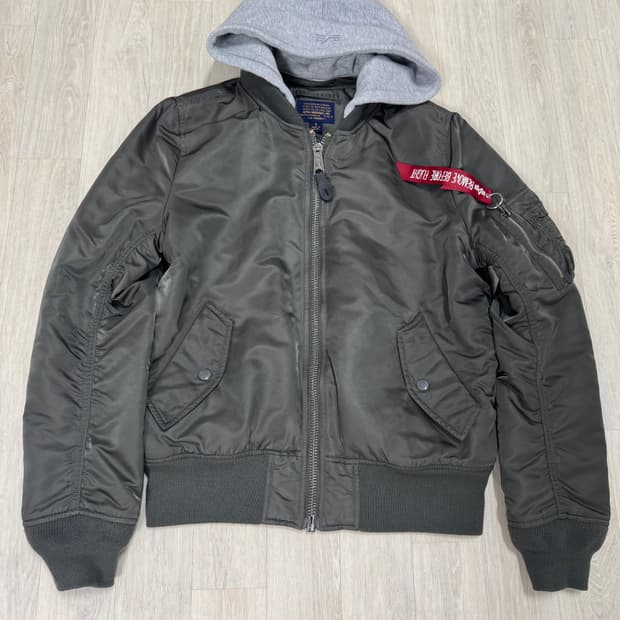 Alpha Industries MA-1 Hooded Flight Jack