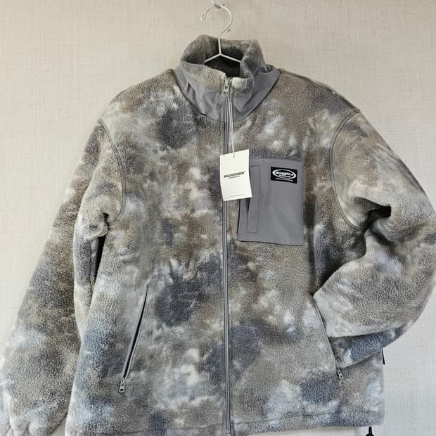 맥파이로빈 플리스점퍼 새상품