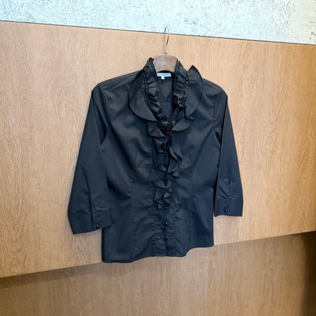 빈티지 블라우스 7부 소매 프릴 러플 버튼업 디테일 블랙