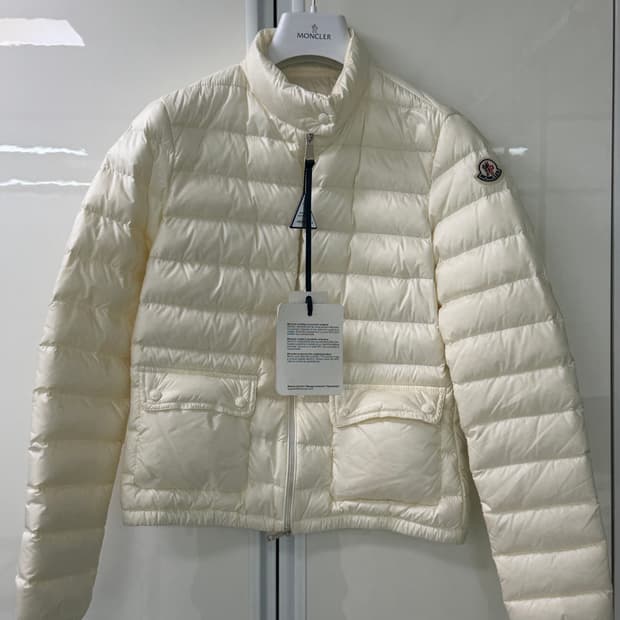 몽클레어 LANS 란스 여성 다운 경량 패딩 자켓 J10931A10100