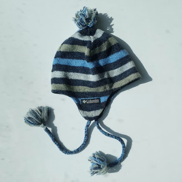 00s Columbia earflap beanie