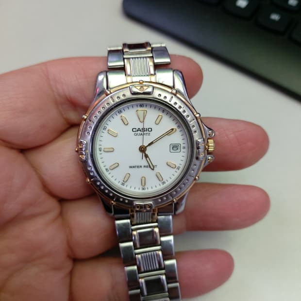 카시오 쿼츠 남성 메탈 시계