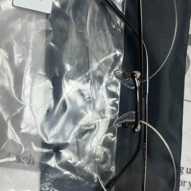 뉴뉴 무테안경 새제품