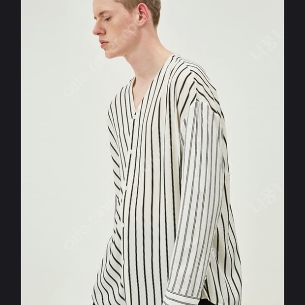 시스템옴므 브이넥 스트라이프 셔츠(오버핏)
