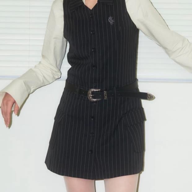 팬시클럽 슬리브리스 카라 원피스