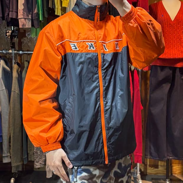 XL 나이키 스우시 스펠링 로고 오렌지 배색 나일론 자켓