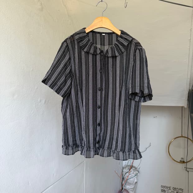시어서커 쁘띠 스트라이프 블라우스