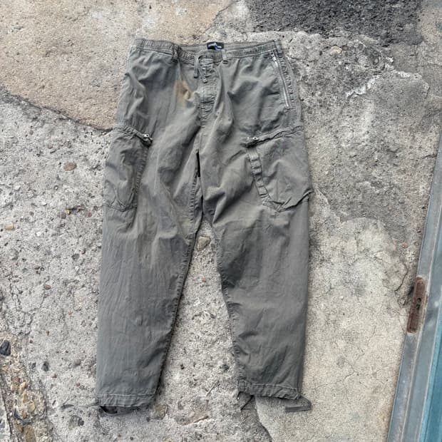 스톤아일랜드 쉐도우 프로젝트 올리브 카고 팬츠