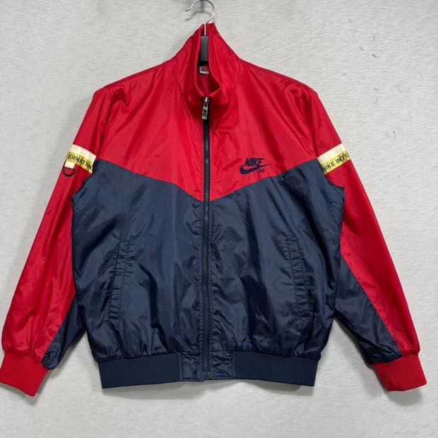 나이키 바람막이 팔아요