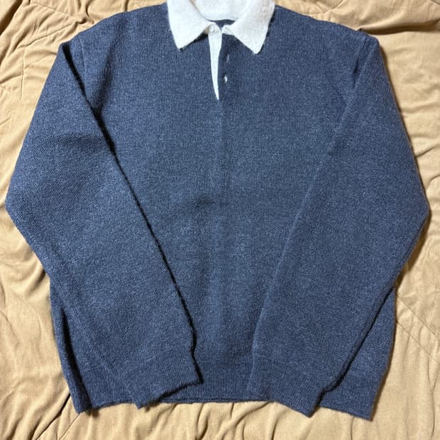 포커페이스 락비 니트 팝니다