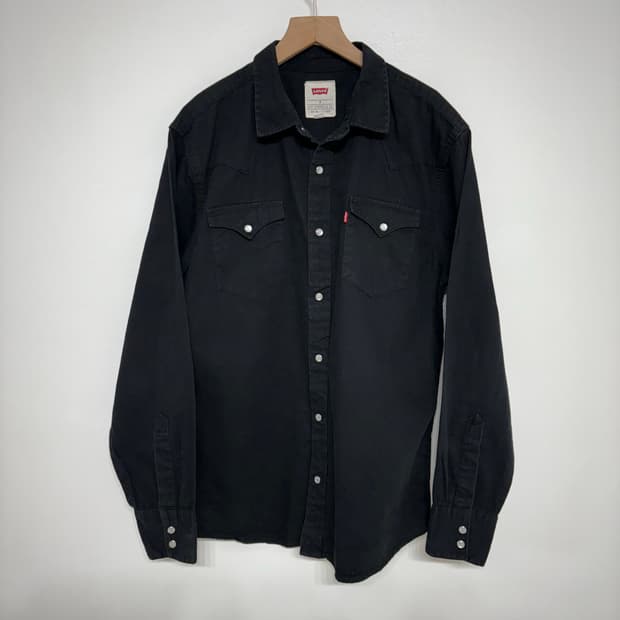 00's vtg Levi's Black Western Shirt. 