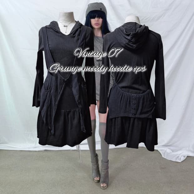 Vintage 07 Grunge moody hoodie ops