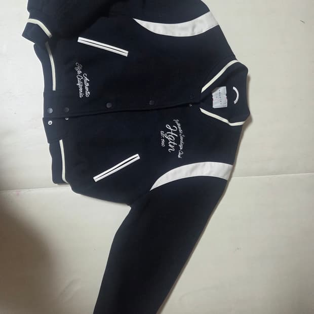 누빔안감 바시티 재킷