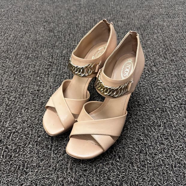 TODS 토즈 여성 샌들 베이지 체인 장식 구두 힐 7cm (240) 