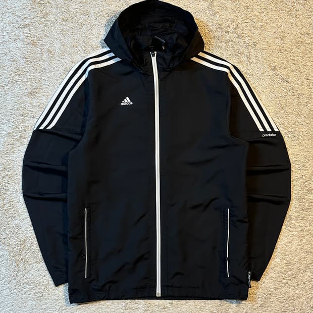 아디다스 ADIDAS 삼각로고 사이드라인 후드 바람막이 자켓 블랙