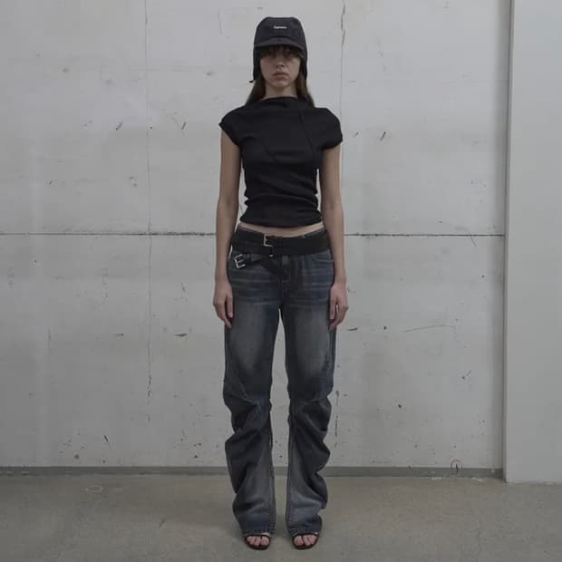 CURVED-SEAM WASHED DENIM (BLUE)