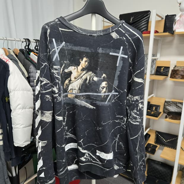 [A급컨디션] 오프화이트 에로우 맨투맨