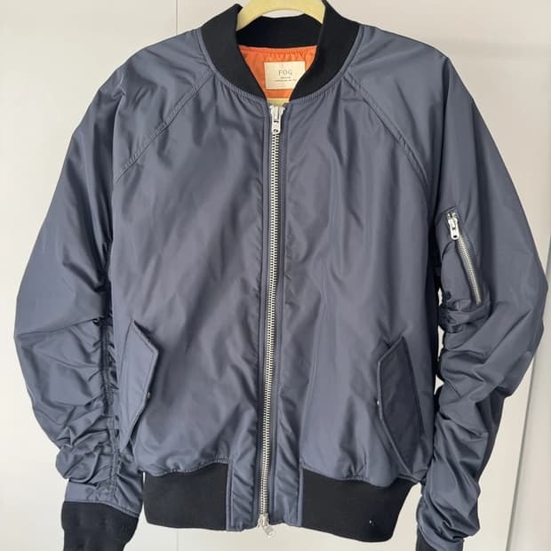 에센셜 X 팍선 랙글런 봄버 재킷