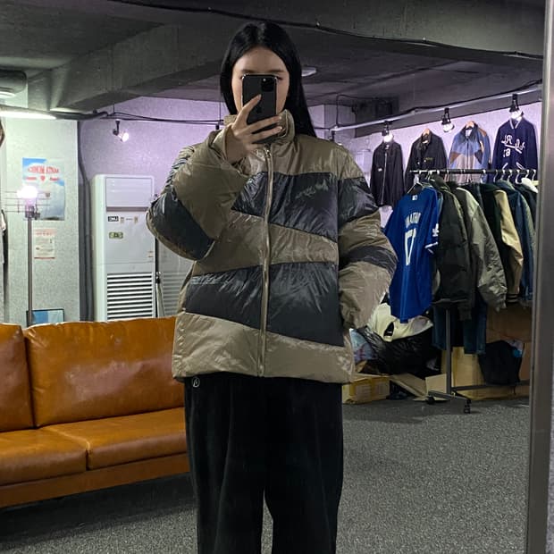 Yie Yie 배색 레더 다운 숏 패딩 B3108 