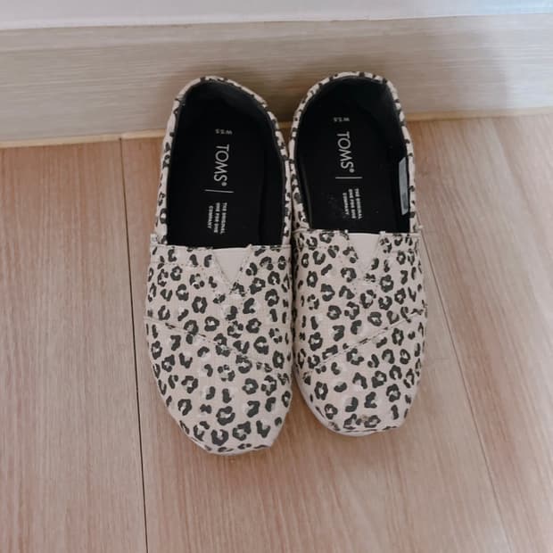TOMS LEOPARD PLAT SHOES