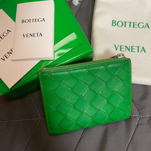 보테가베네타 반지갑 그린 (박스+보증서 포함)